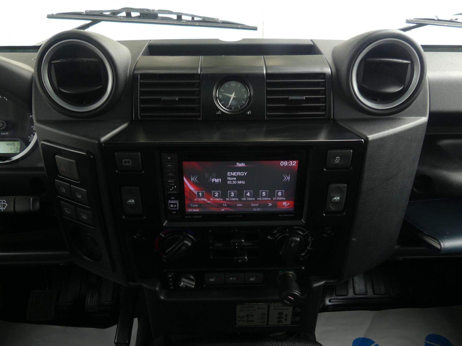LAND ROVER Defender 90 E Kahn-Design Kam. Navi Klima Bluet.