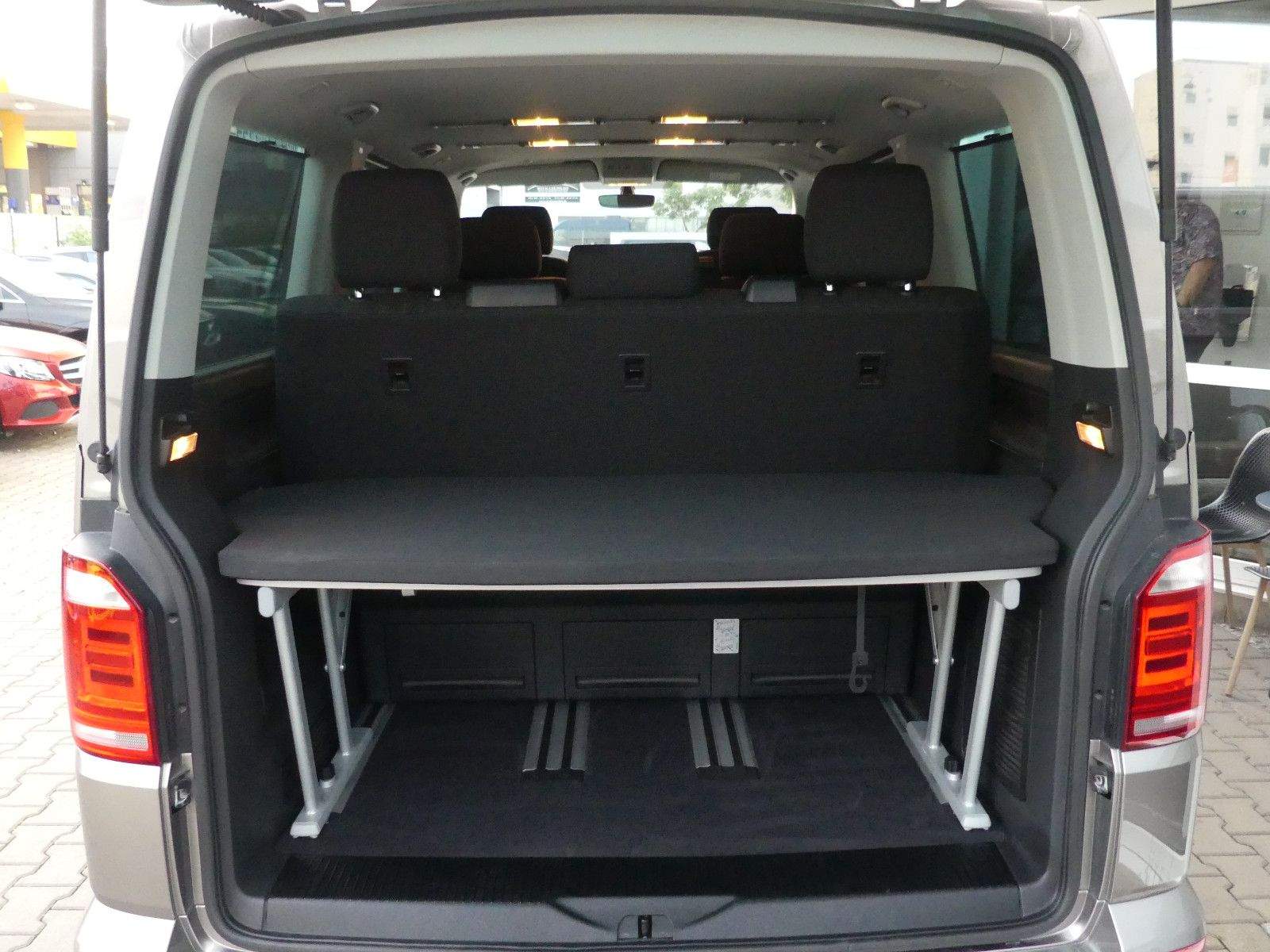 VW T6 Multivan Comfortline LED ACC AHK CarPlay 7-Si