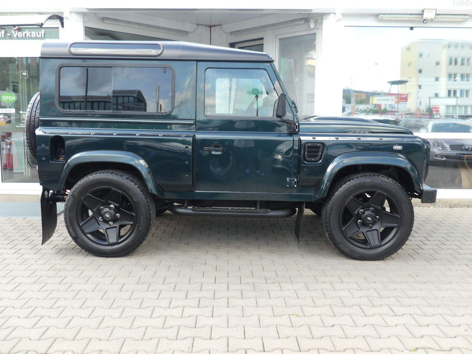 LAND ROVER Defender 90 E Kahn-Design Kam. Navi Klima Bluet.