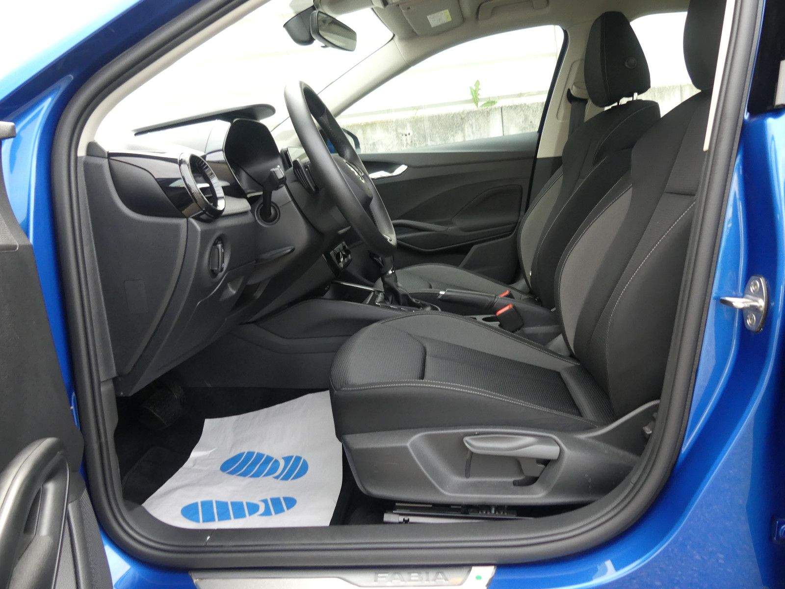 SKODA Fabia Tour Aut. LED PDC CarPlay Android Spürhalt
