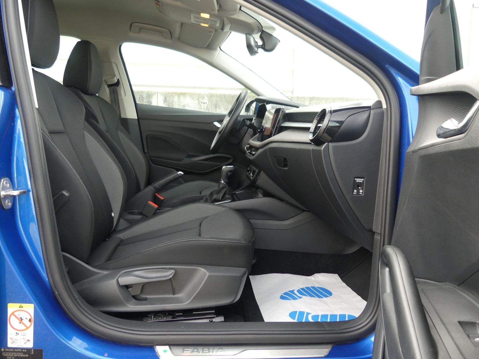 SKODA Fabia Tour Aut. LED PDC CarPlay Android Spürhalt