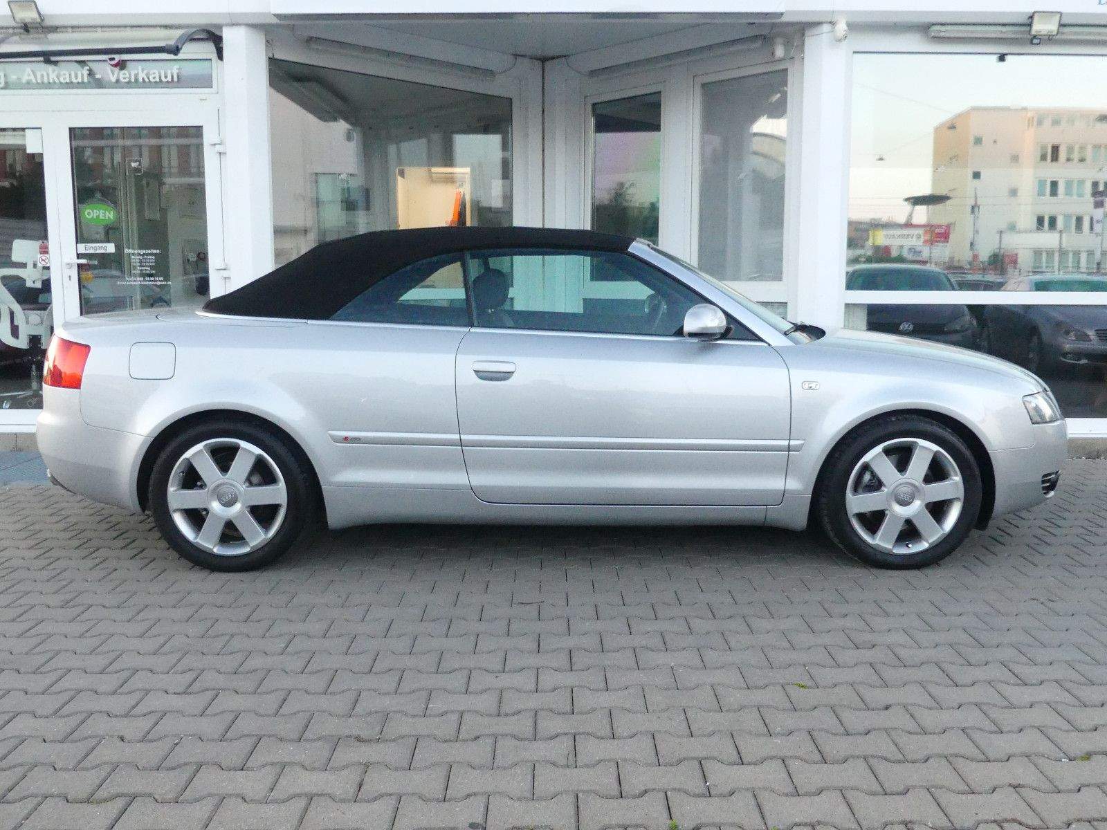 AUDI A4 2.4 V6 B6 Cabriolet S-Line Volleder Isofix