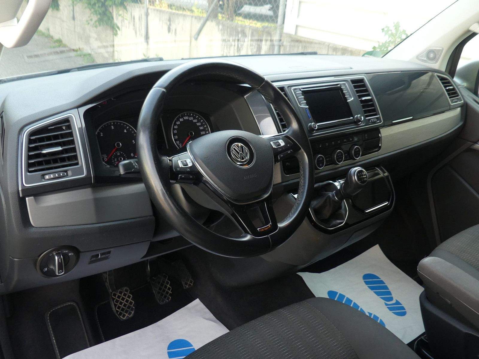 VW T6 Multivan Comfortline LED ACC AHK CarPlay 7-Si