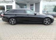 MERCEDES-BENZ E220D T Avantgarde LED Kamera MBUX CarPlay