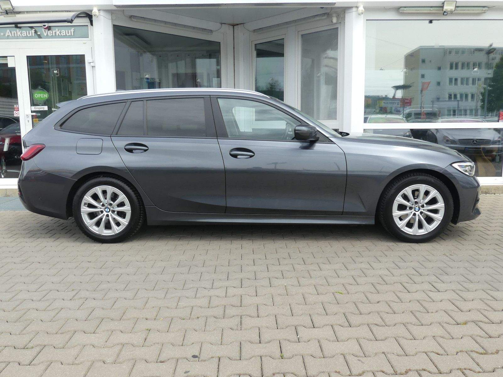BMW 320D Aut. Touring Advantage LED PDC ACC AHK Cam.