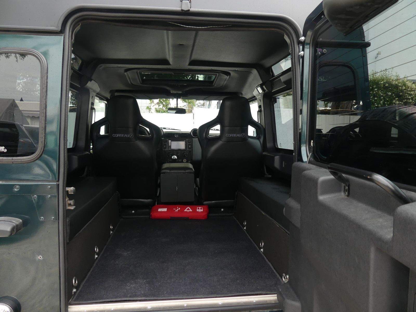 LAND ROVER Defender 90 E Kahn-Design Kam. Navi Klima Bluet.