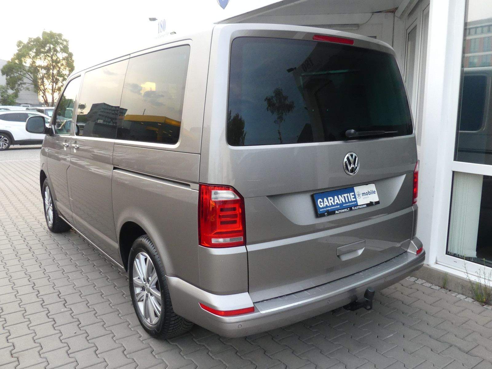 VW T6 Multivan Comfortline LED ACC AHK CarPlay 7-Si