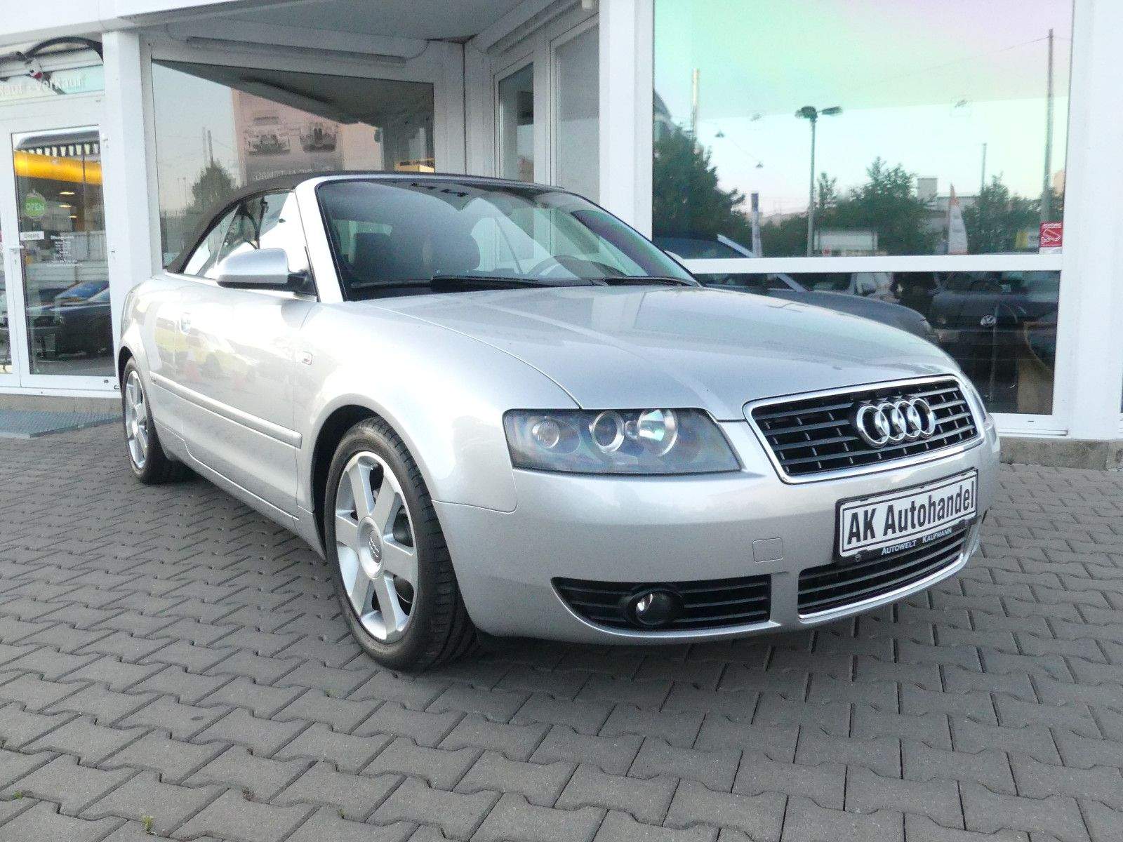 AUDI A4 2.4 V6 B6 Cabriolet S-Line Volleder Isofix
