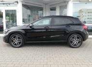 MERCEDES-BENZ GLA180 Urban Night LED PDC AHK Navi Tempomat