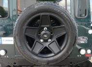 LAND ROVER Defender 90 E Kahn-Design Kam. Navi Klima Bluet.