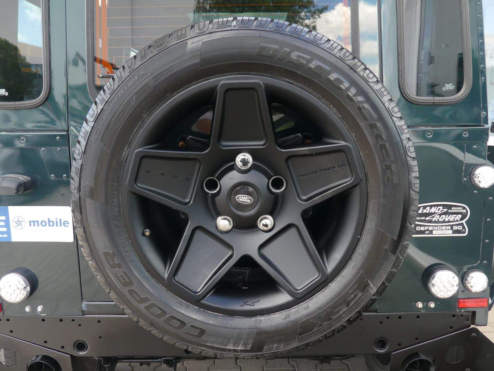 LAND ROVER Defender 90 E Kahn-Design Kam. Navi Klima Bluet.