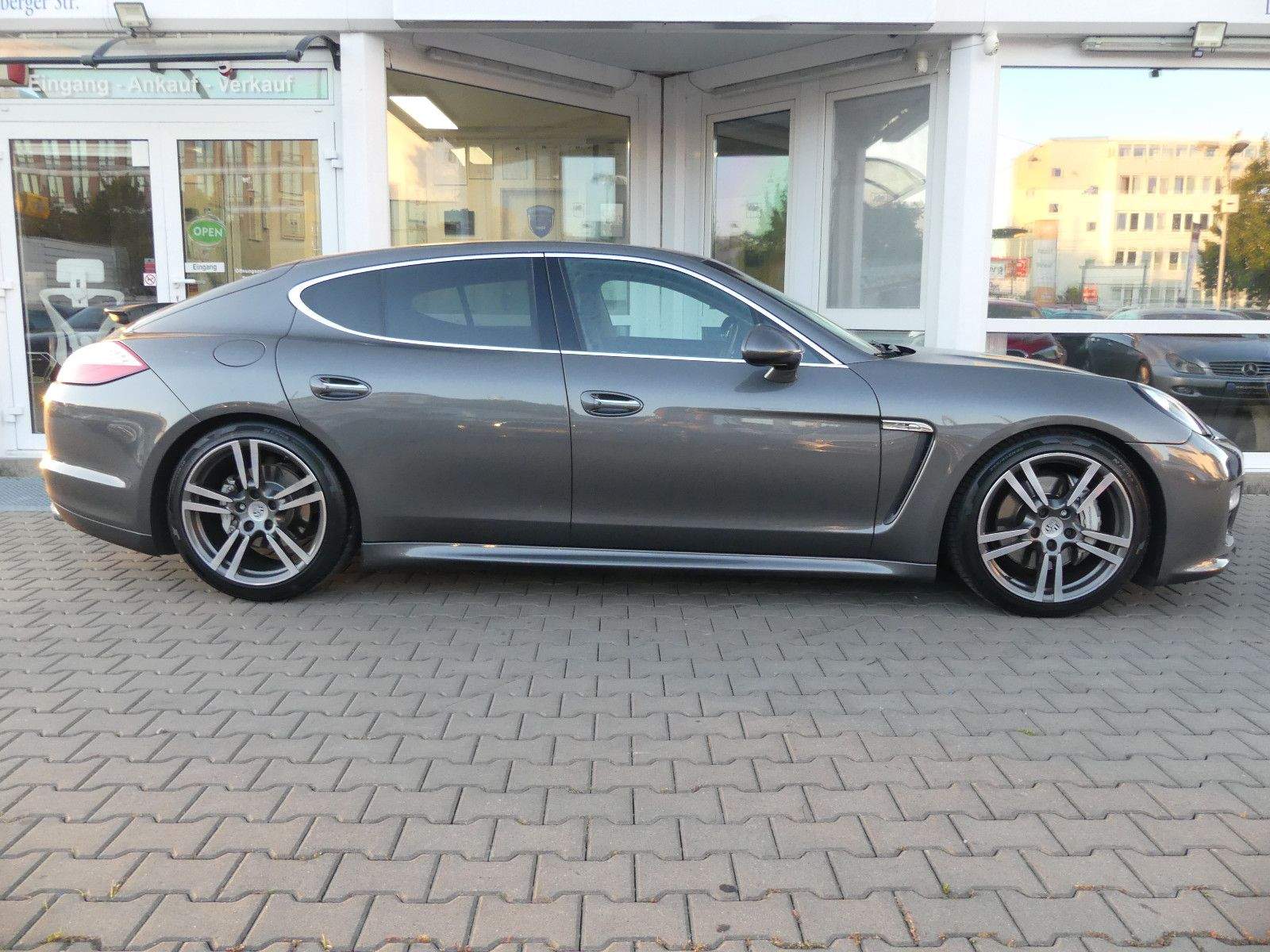 PORSCHE Panamera 4S Navi Kamera Bose Glasdach Xenon