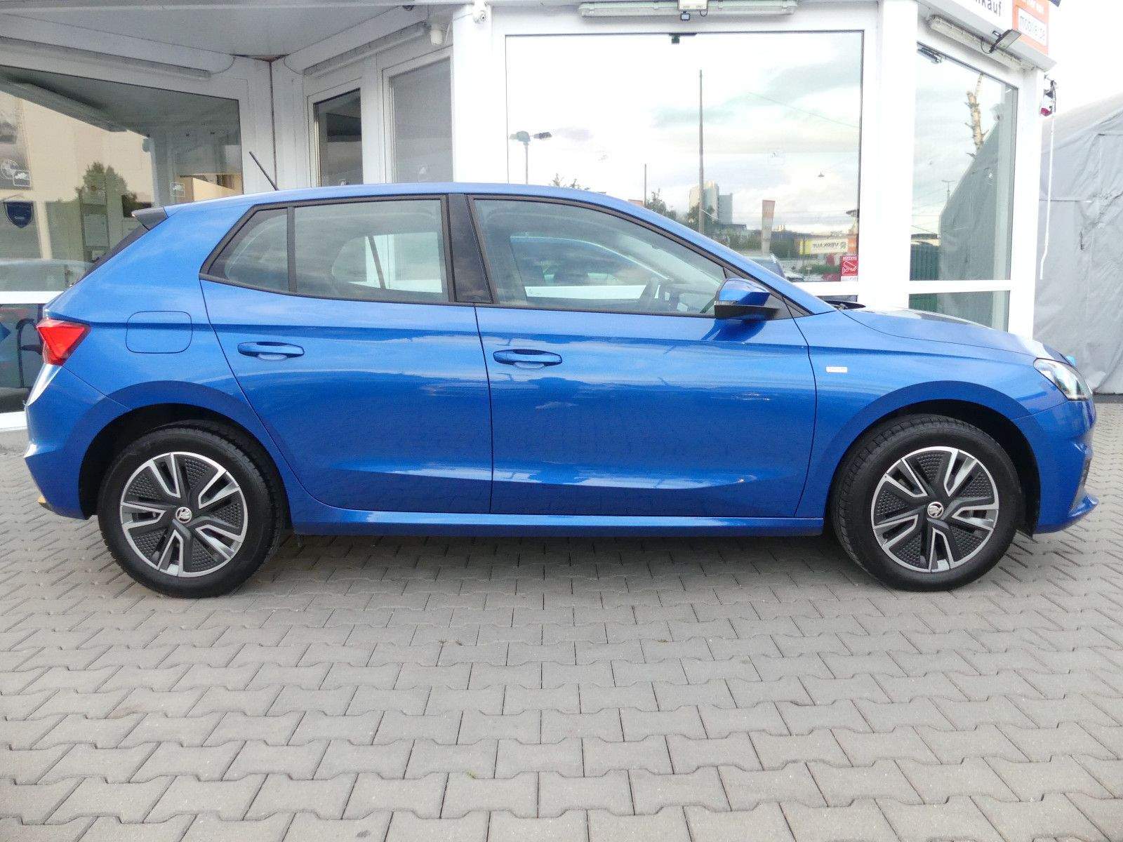SKODA Fabia Tour Aut. LED PDC CarPlay Android Spürhalt