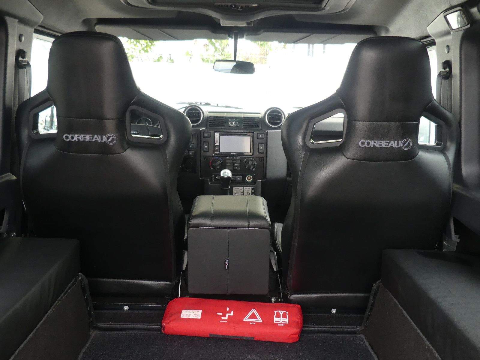 LAND ROVER Defender 90 E Kahn-Design Kam. Navi Klima Bluet.