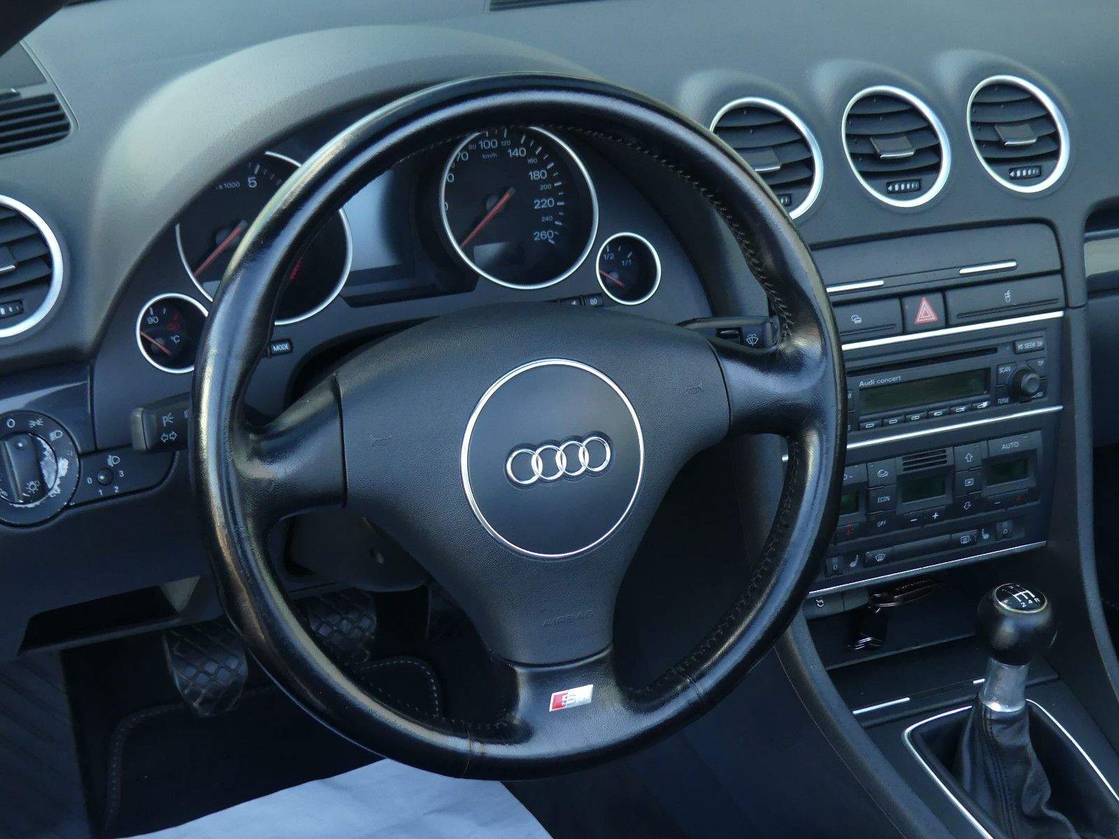 AUDI A4 2.4 V6 B6 Cabriolet S-Line Volleder Isofix