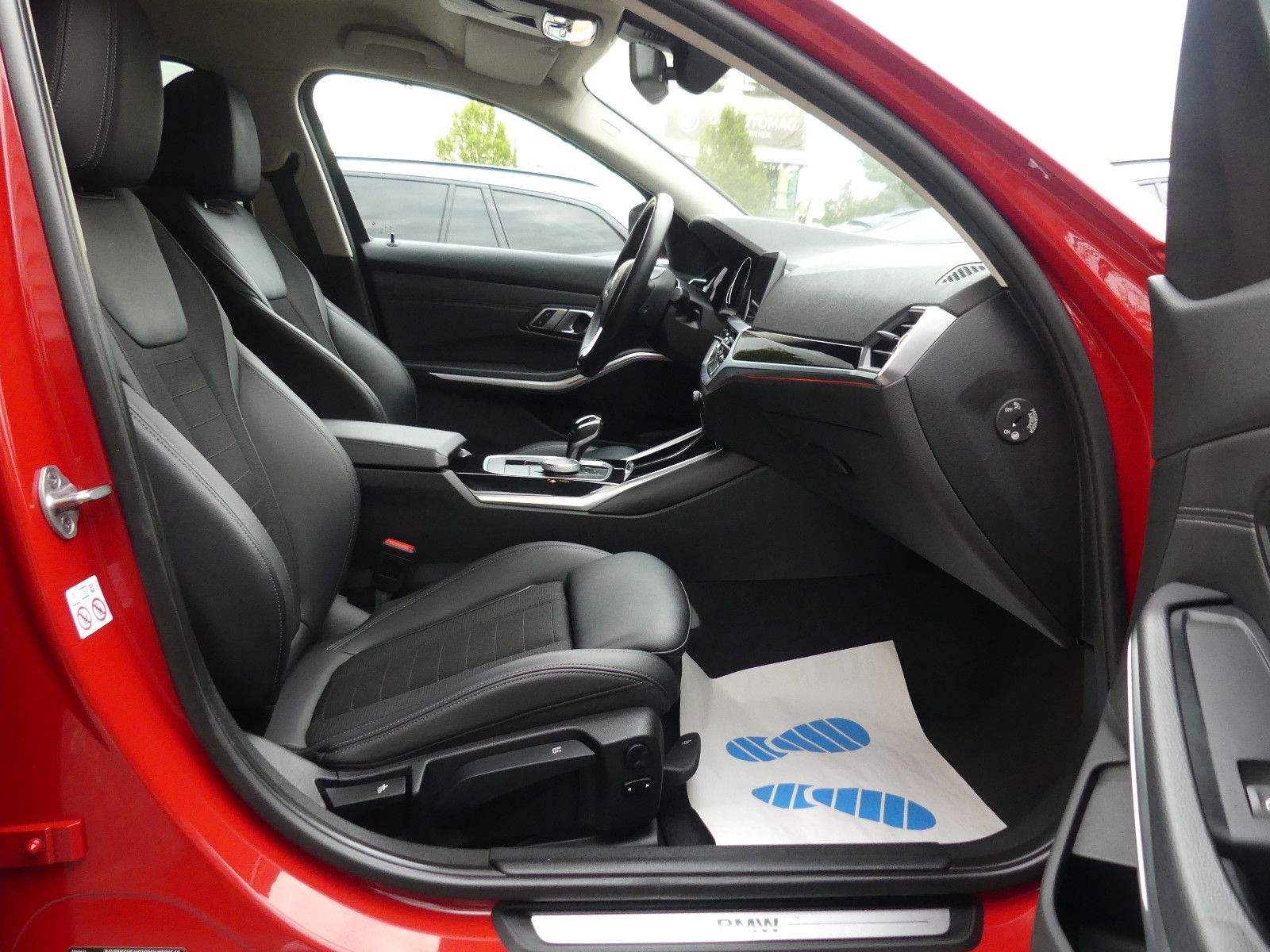 BMW 320i Sport Line LED PDC Navi CarPlay LCP 3-Klima