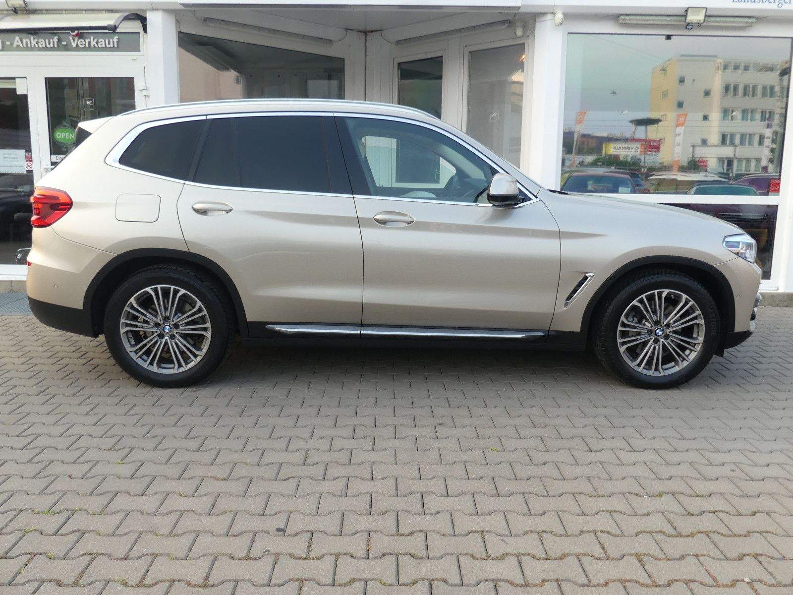 BMW X3 xDrive 30d Individual HUD 360° Pano Leder