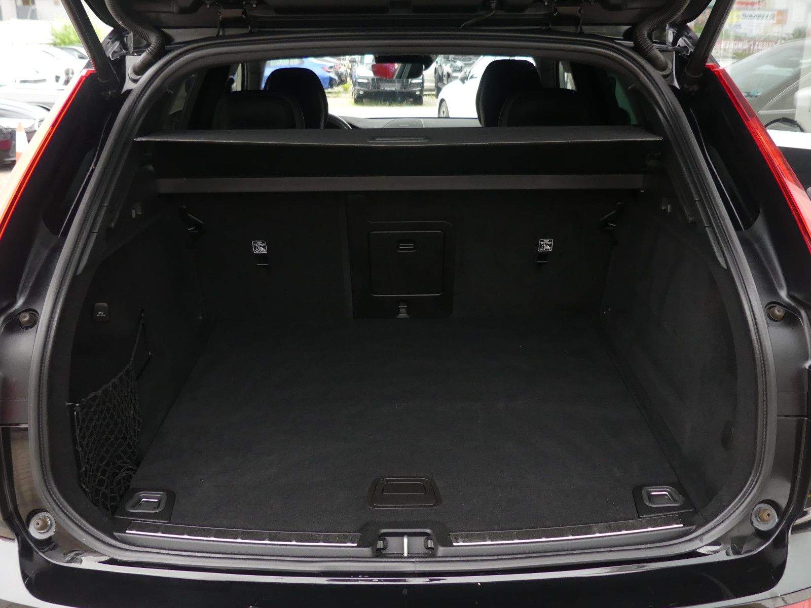 VOLVO XC60 R-Design AWD LED Kamera Pano H&K Alcantara