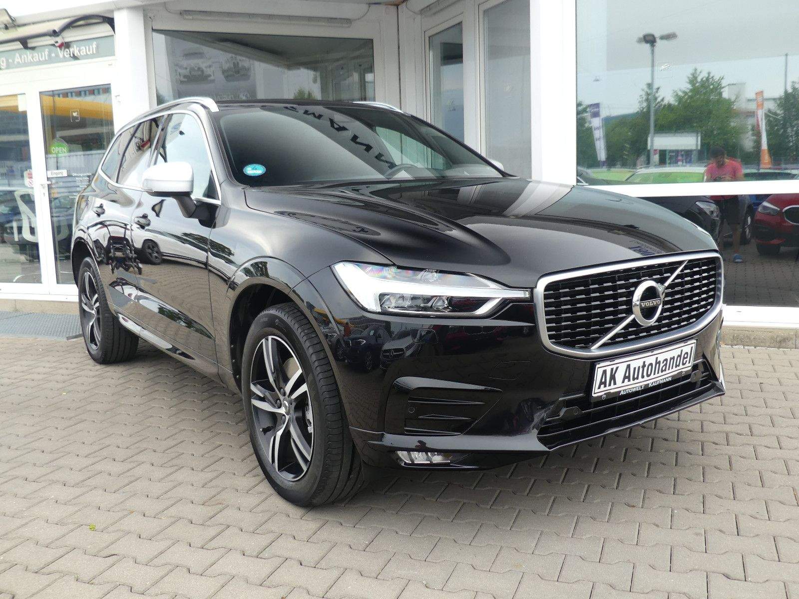 VOLVO XC60 R-Design AWD LED Kamera Pano H&K Alcantara
