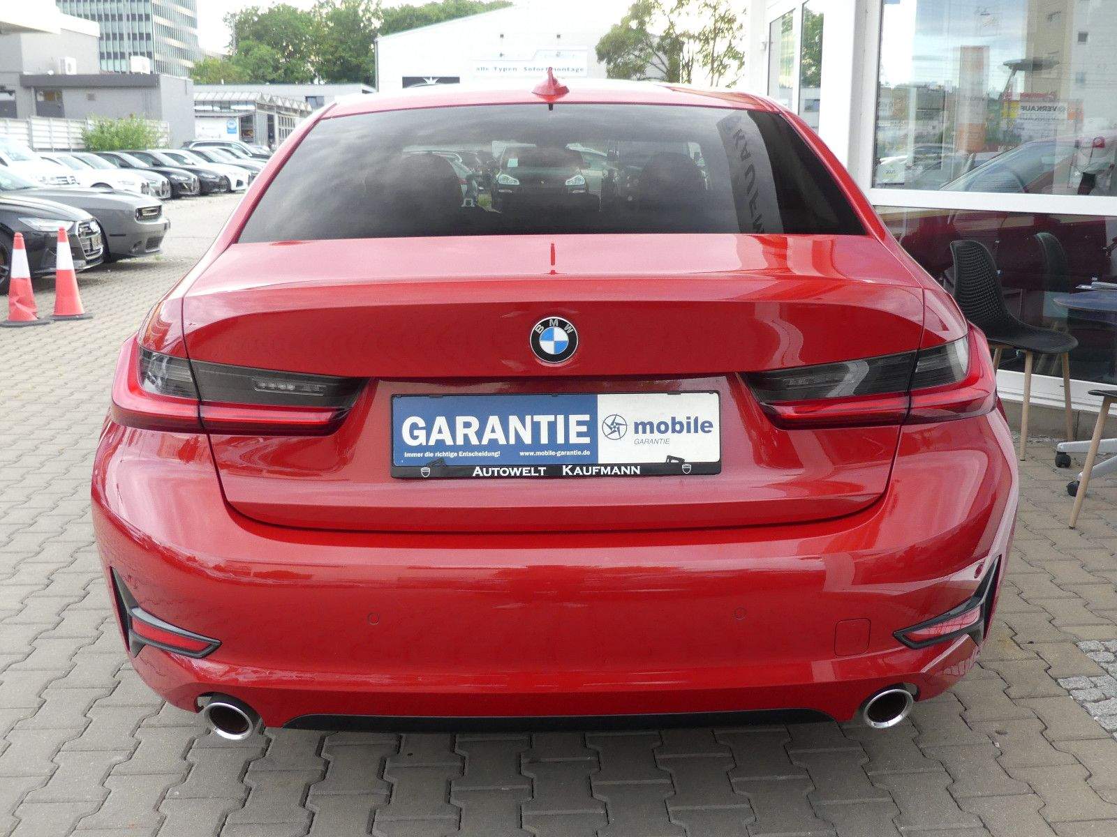 BMW 320i Sport Line LED PDC Navi CarPlay LCP 3-Klima