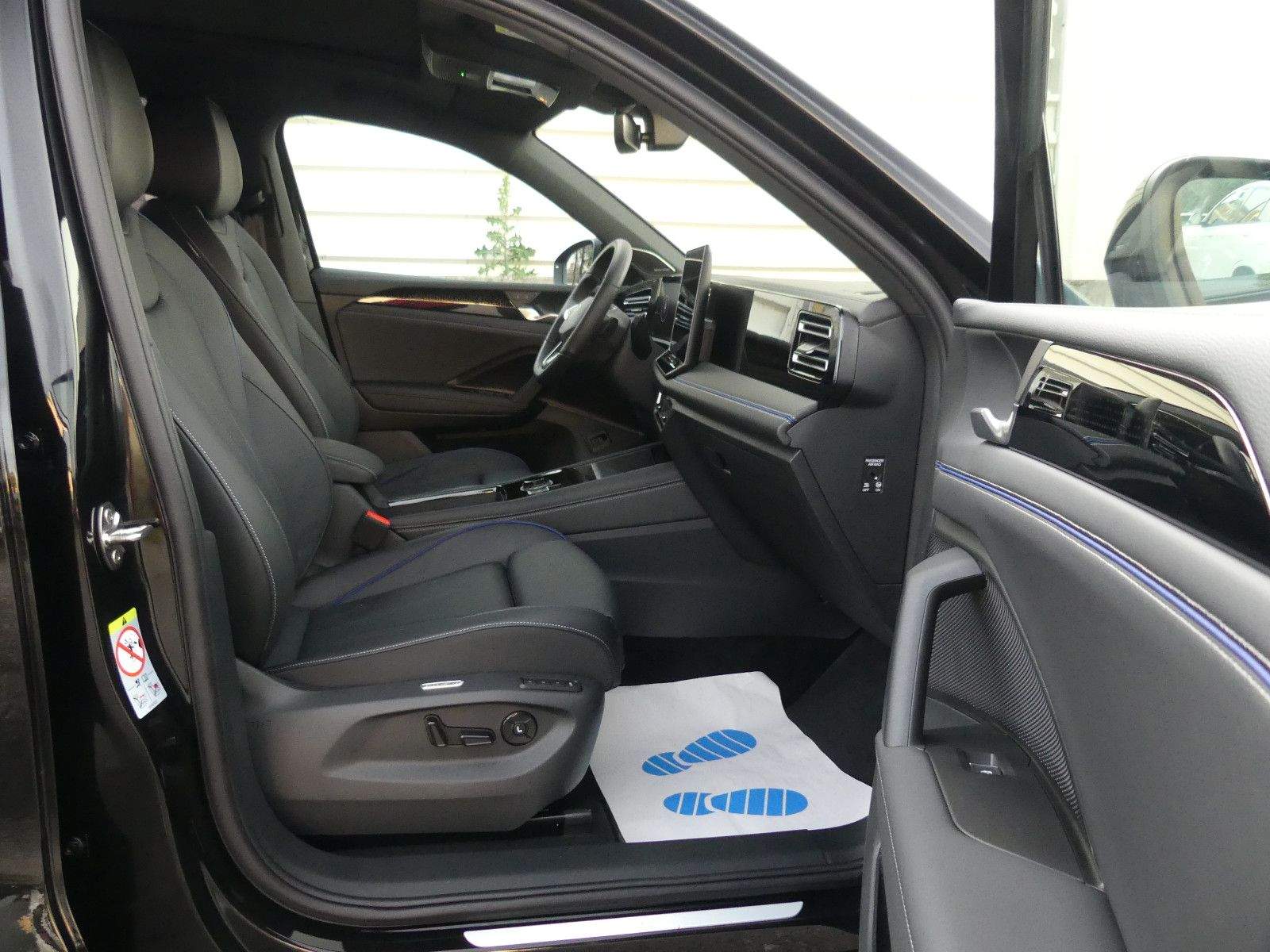 VW Tiguan 4M R-Line Pano HUD AHK H&K STANDH AHK 20"