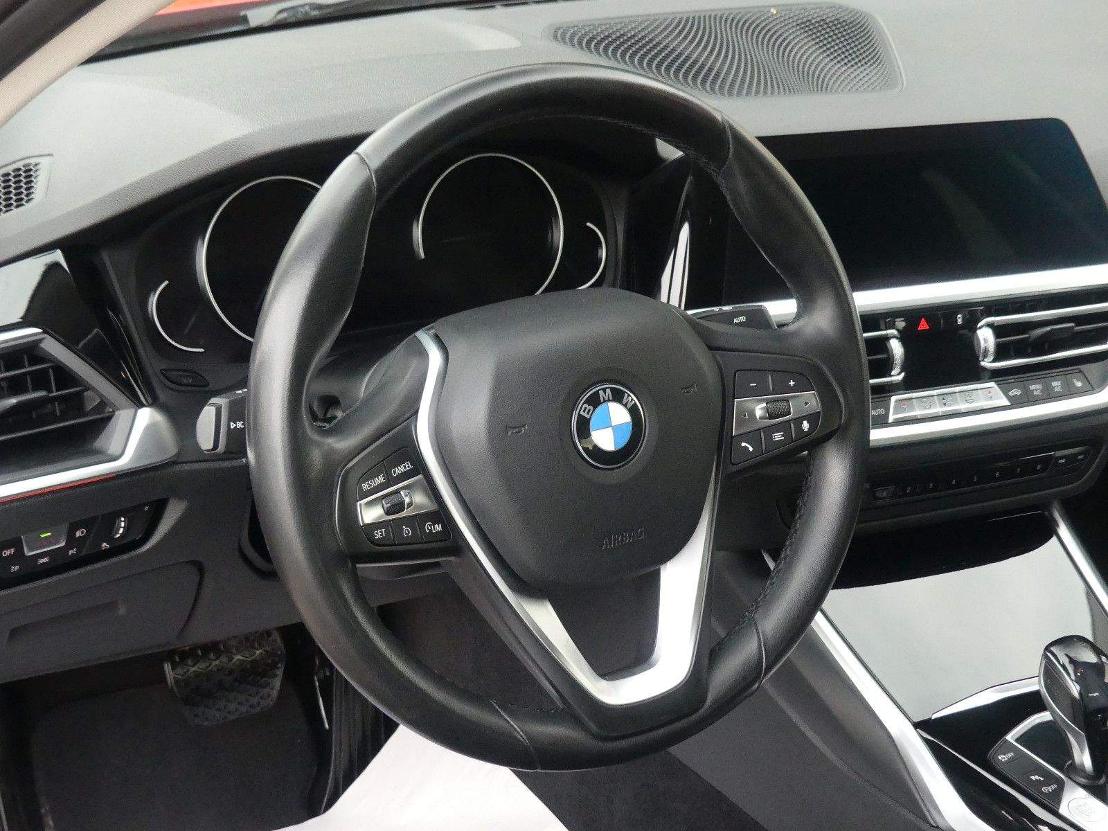 BMW 320i Sport Line LED PDC Navi CarPlay LCP 3-Klima