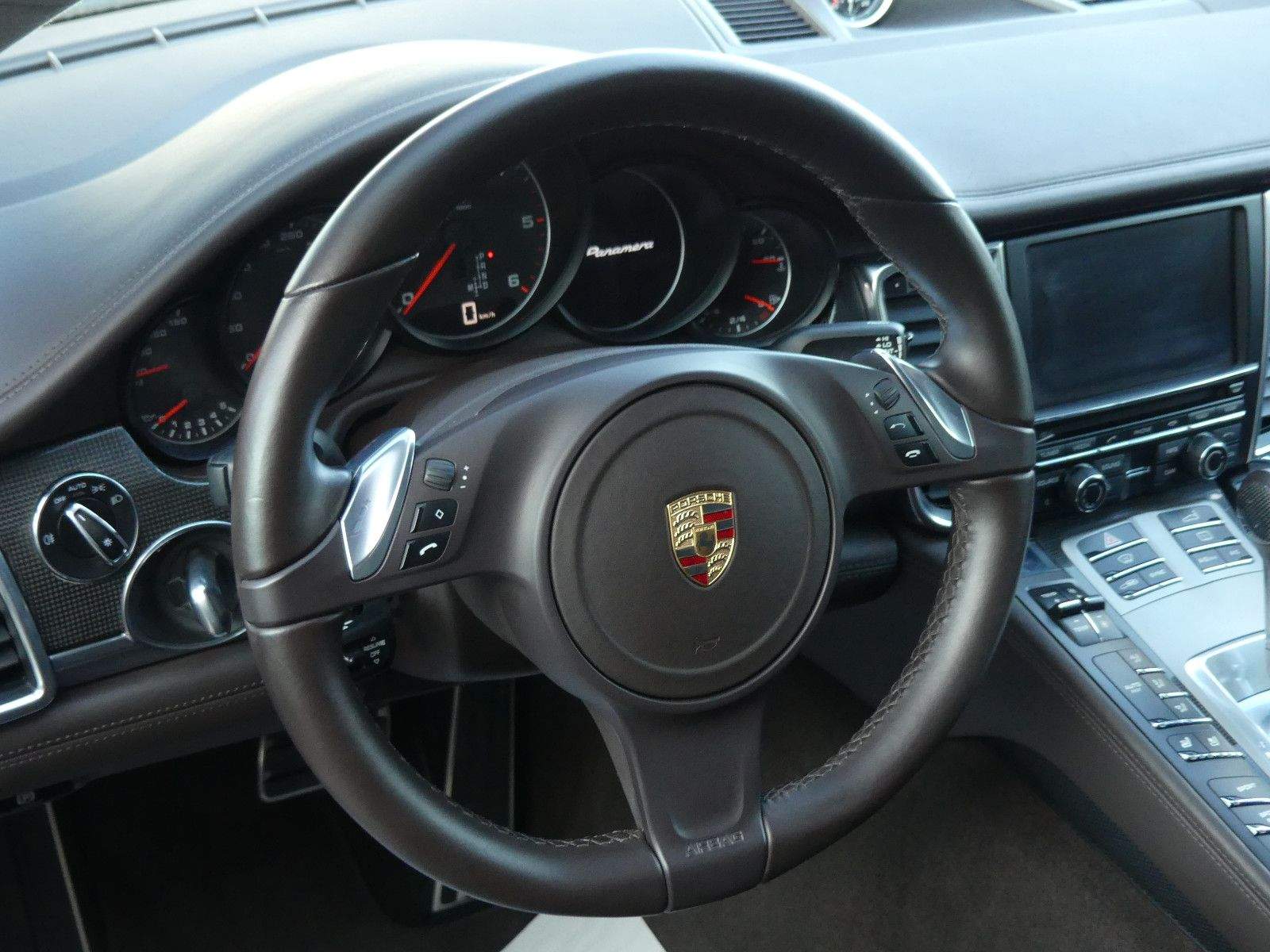 PORSCHE Panamera Diesel Keramik Burmester Fond-DVD 360°C