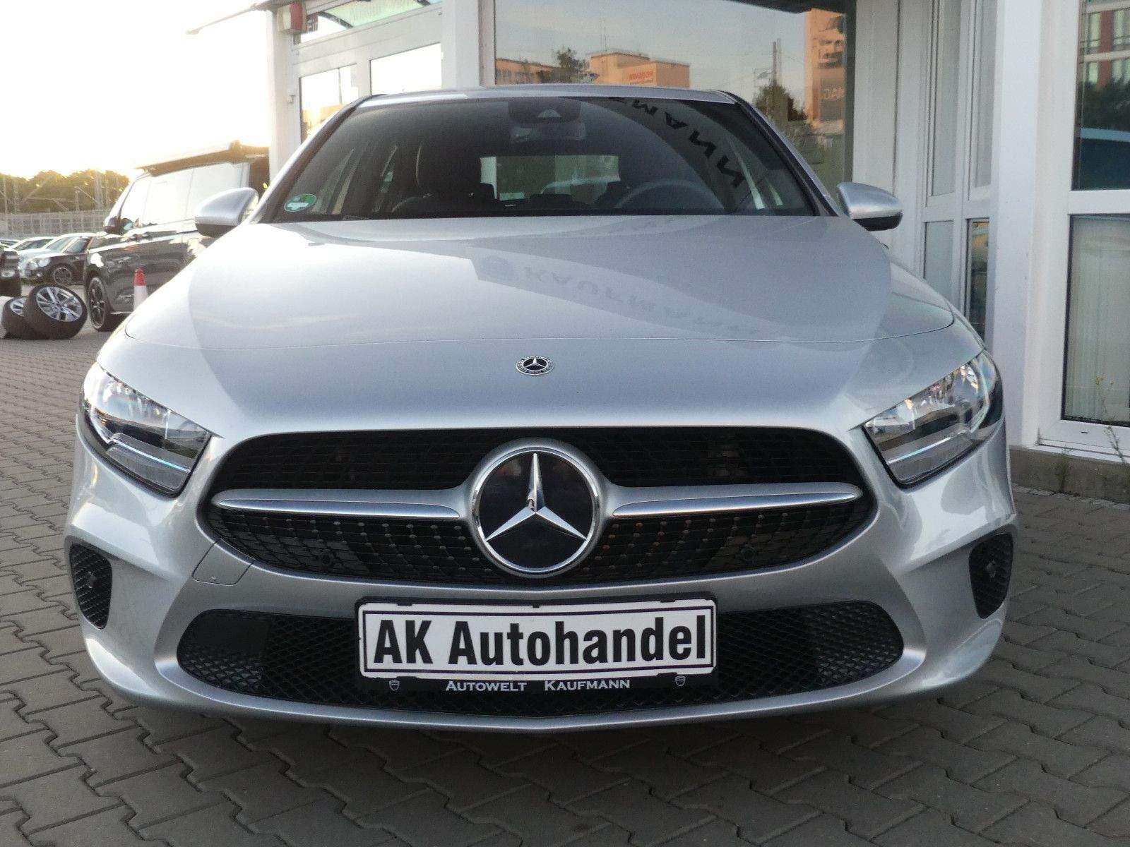 MERCEDES-BENZ A 180d Navi Kamera Temp. Aut.