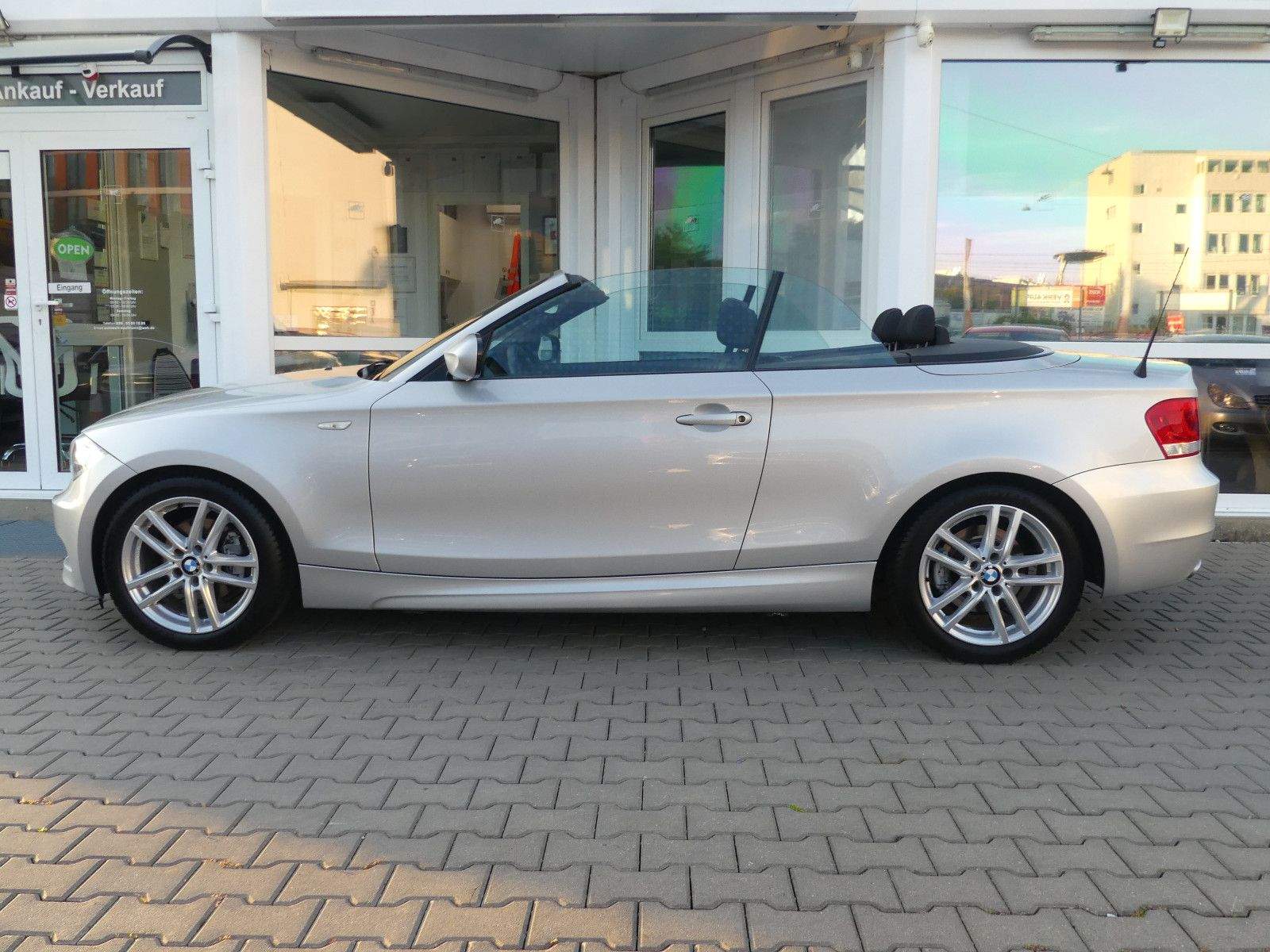 BMW 120d Cabrio M-Sport PDC Temp. Alarm