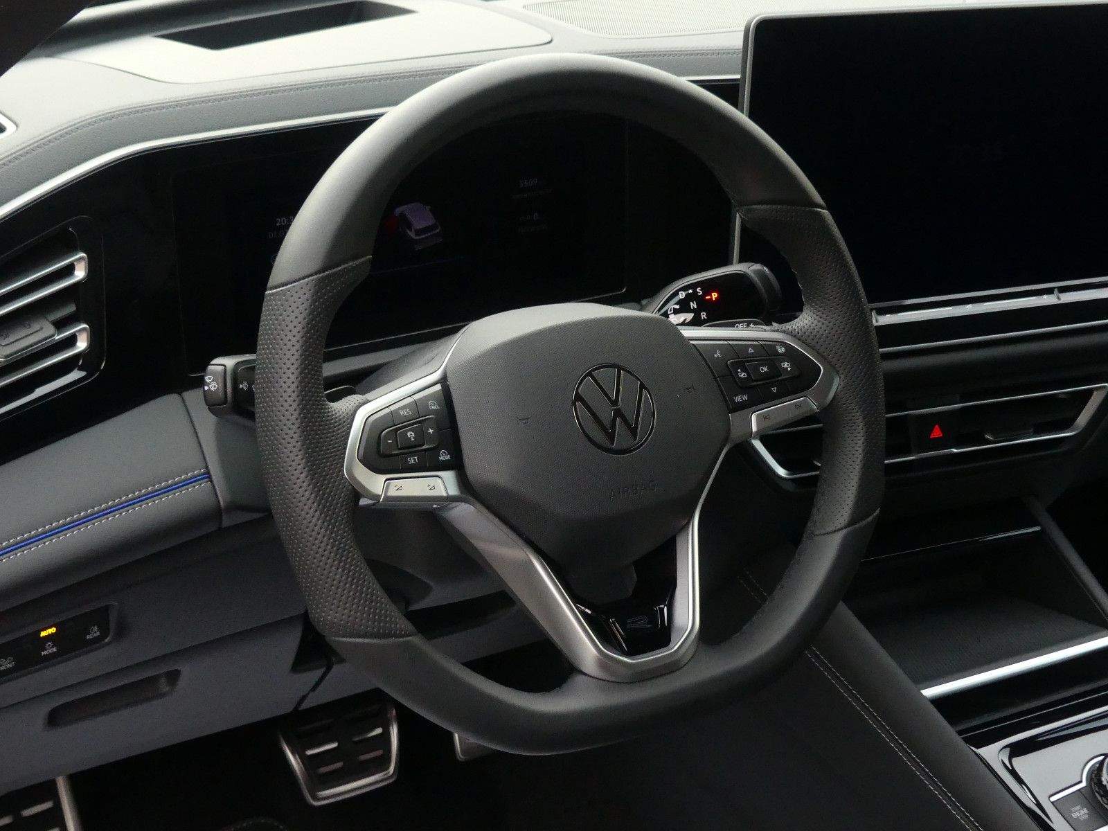 VW Tiguan 4M R-Line Pano HUD AHK H&K STANDH AHK 20"
