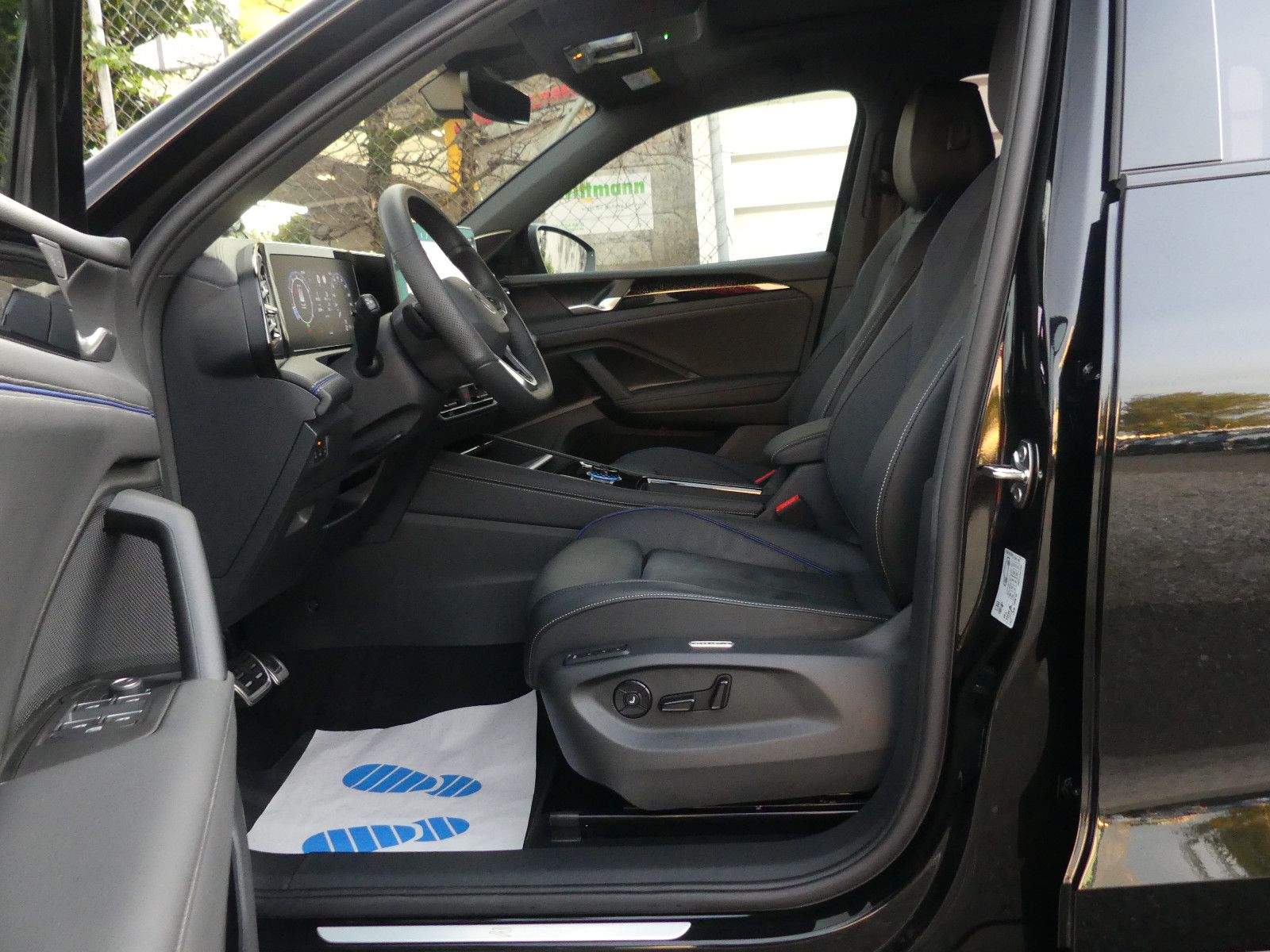 VW Tiguan 4M R-Line Pano HUD AHK H&K STANDH AHK 20"