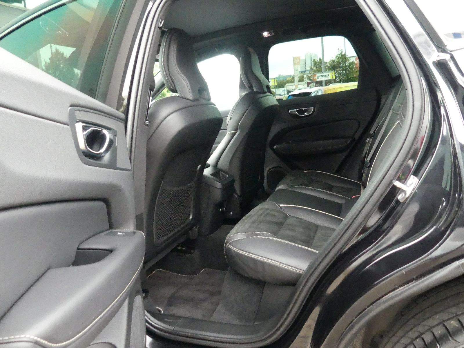 VOLVO XC60 R-Design AWD LED Kamera Pano H&K Alcantara