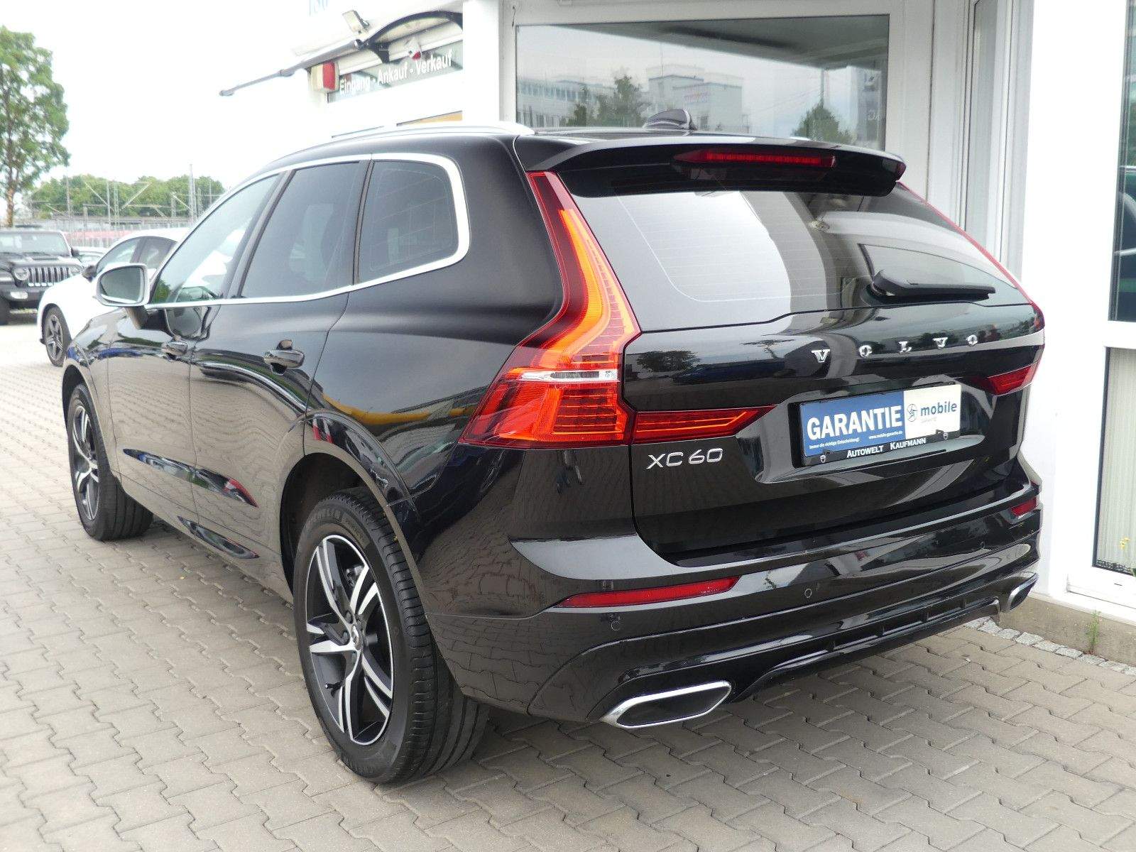 VOLVO XC60 R-Design AWD LED Kamera Pano H&K Alcantara