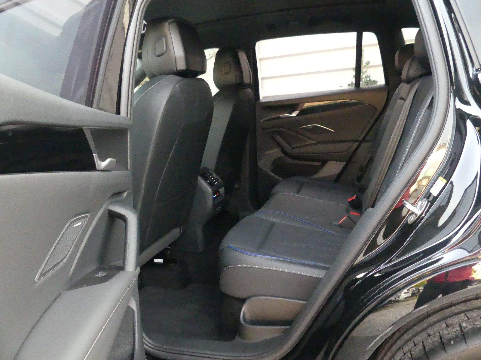 VW Tiguan 4M R-Line Pano HUD AHK H&K STANDH AHK 20"