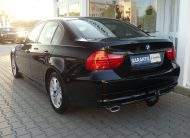 BMW 320i Lim. Automatik PDC AHK Leder Temp Wenig Km