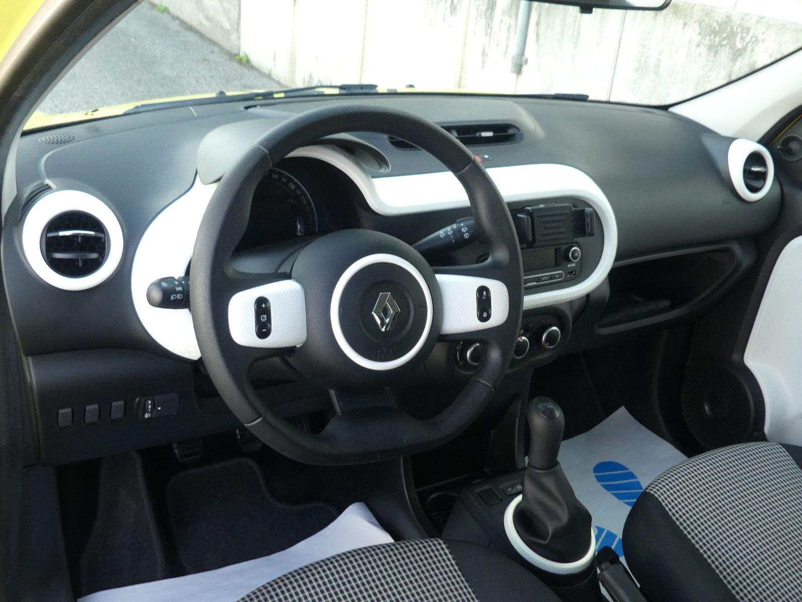 RENAULT Twingo Expression Klima LED DAB Bluetooth Isofix