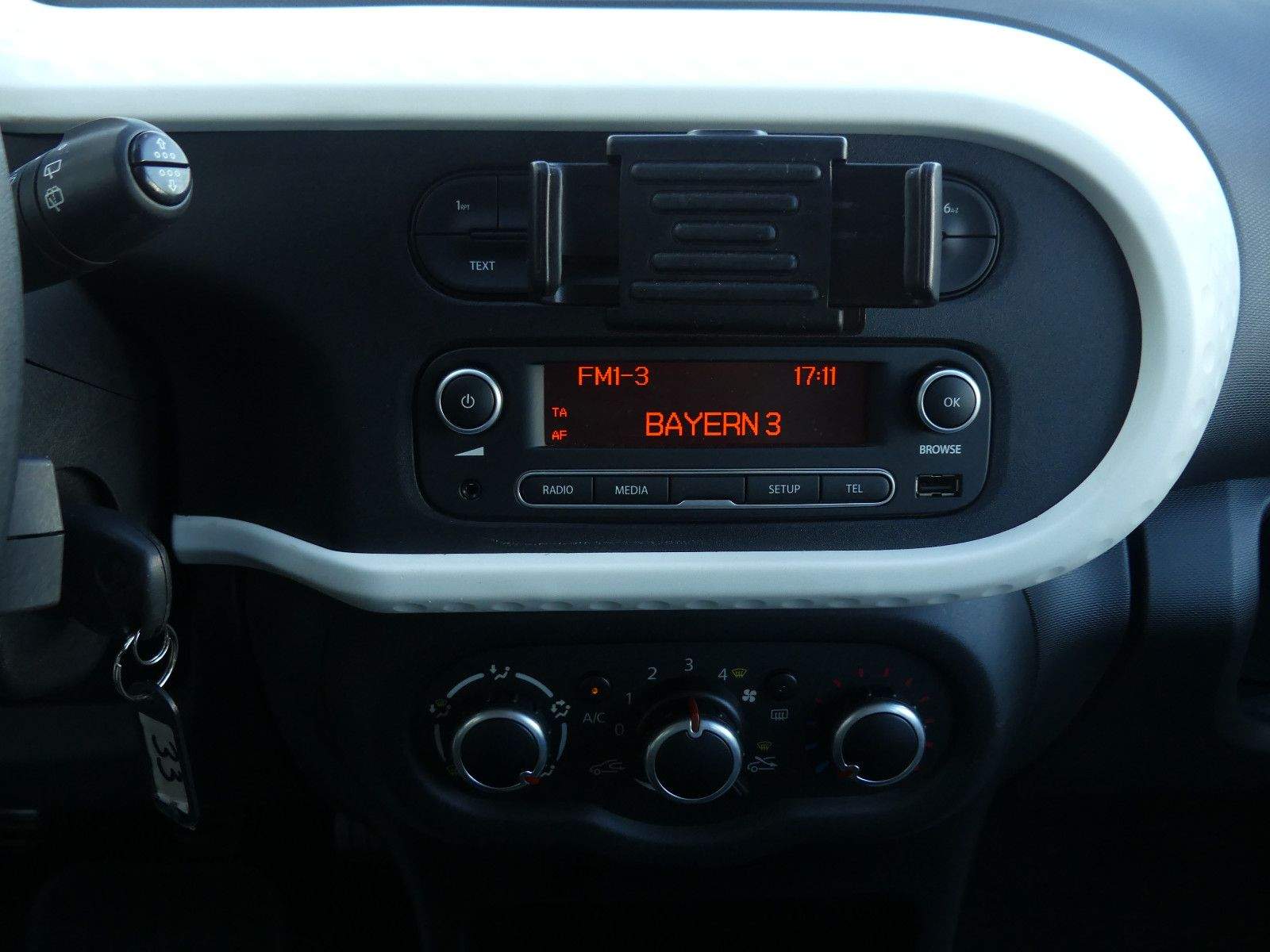 RENAULT Twingo Expression Klima LED DAB Bluetooth Isofix