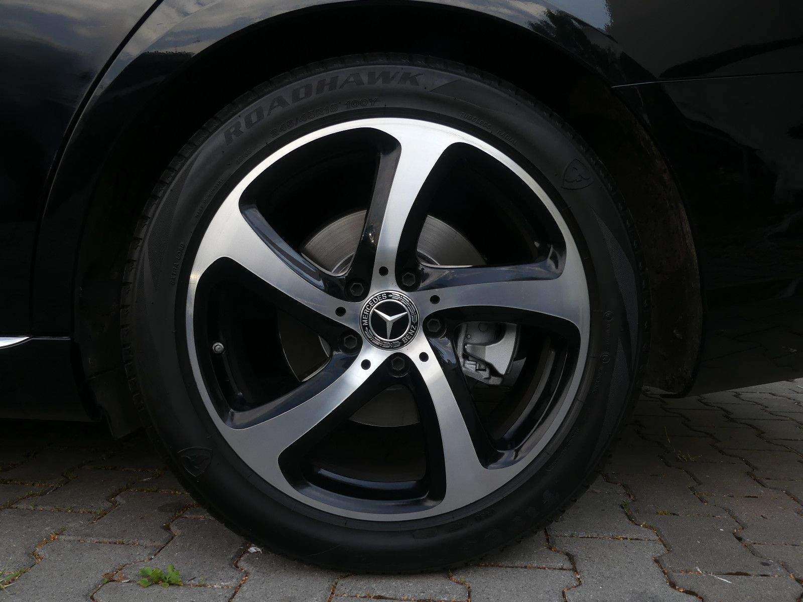 MERCEDES-BENZ E 220D Avantgarde Sport Style LED Kam. Navi.