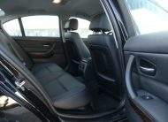 BMW 320i Lim. Automatik PDC AHK Leder Temp Wenig Km