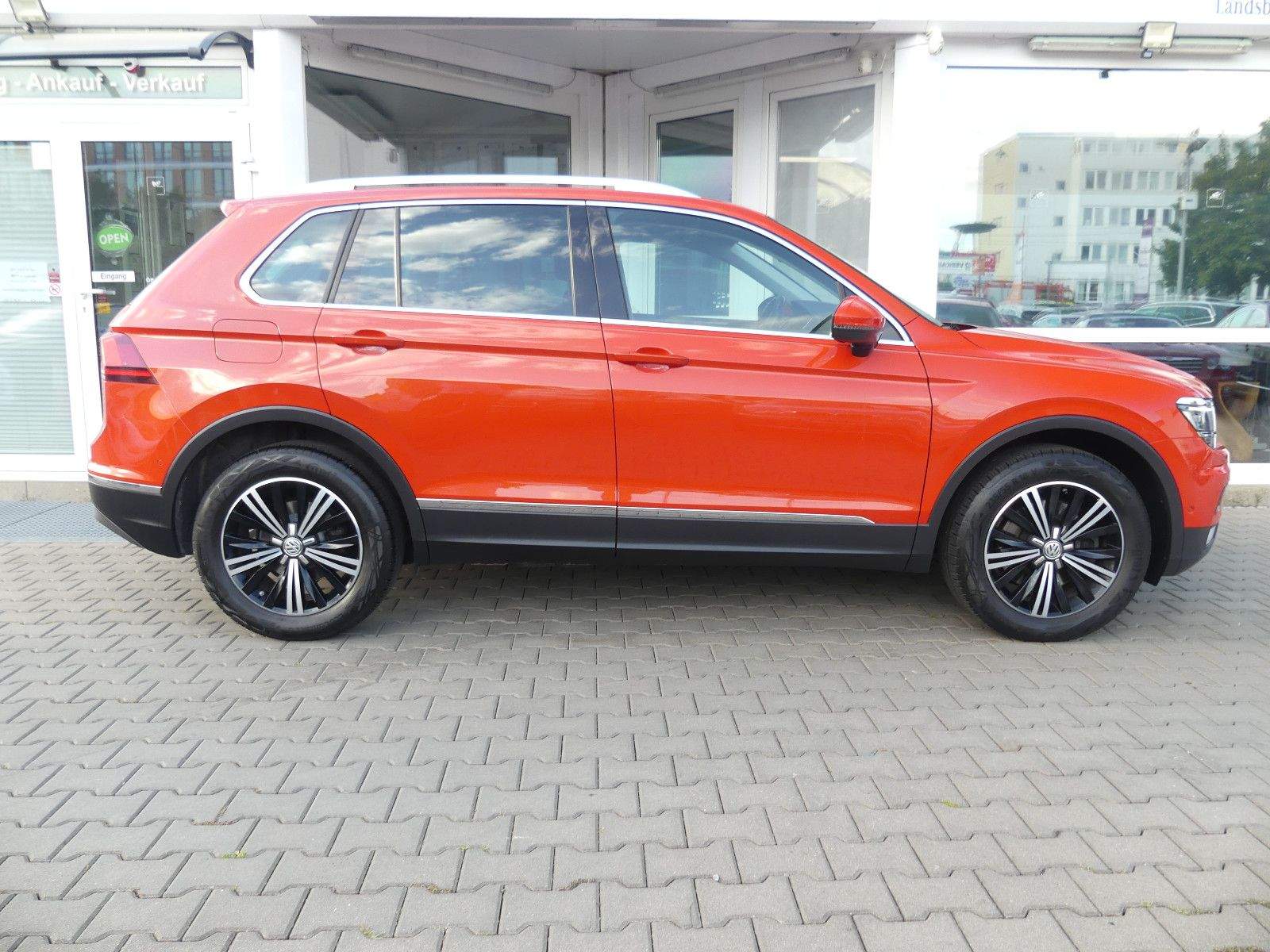 VW Tiguan Highl Offr 4M LED ACC HUD AHK Pano Standh