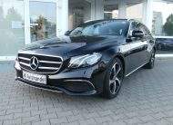 MERCEDES-BENZ E 220D Avantgarde Sport Style LED Kam. Navi.