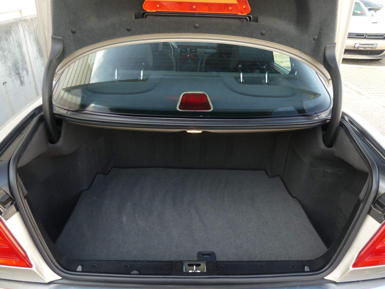 MERCEDES-BENZ E 320 Limousine Automatik Elegance Xenon