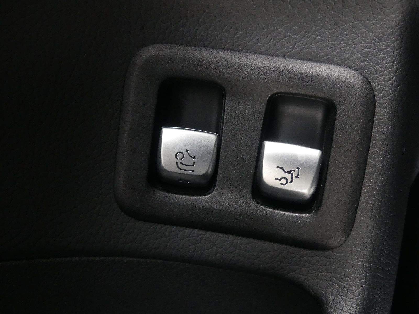 MERCEDES-BENZ GLC 350e 4Matic AMG LED ACC PDC AHK Volleder