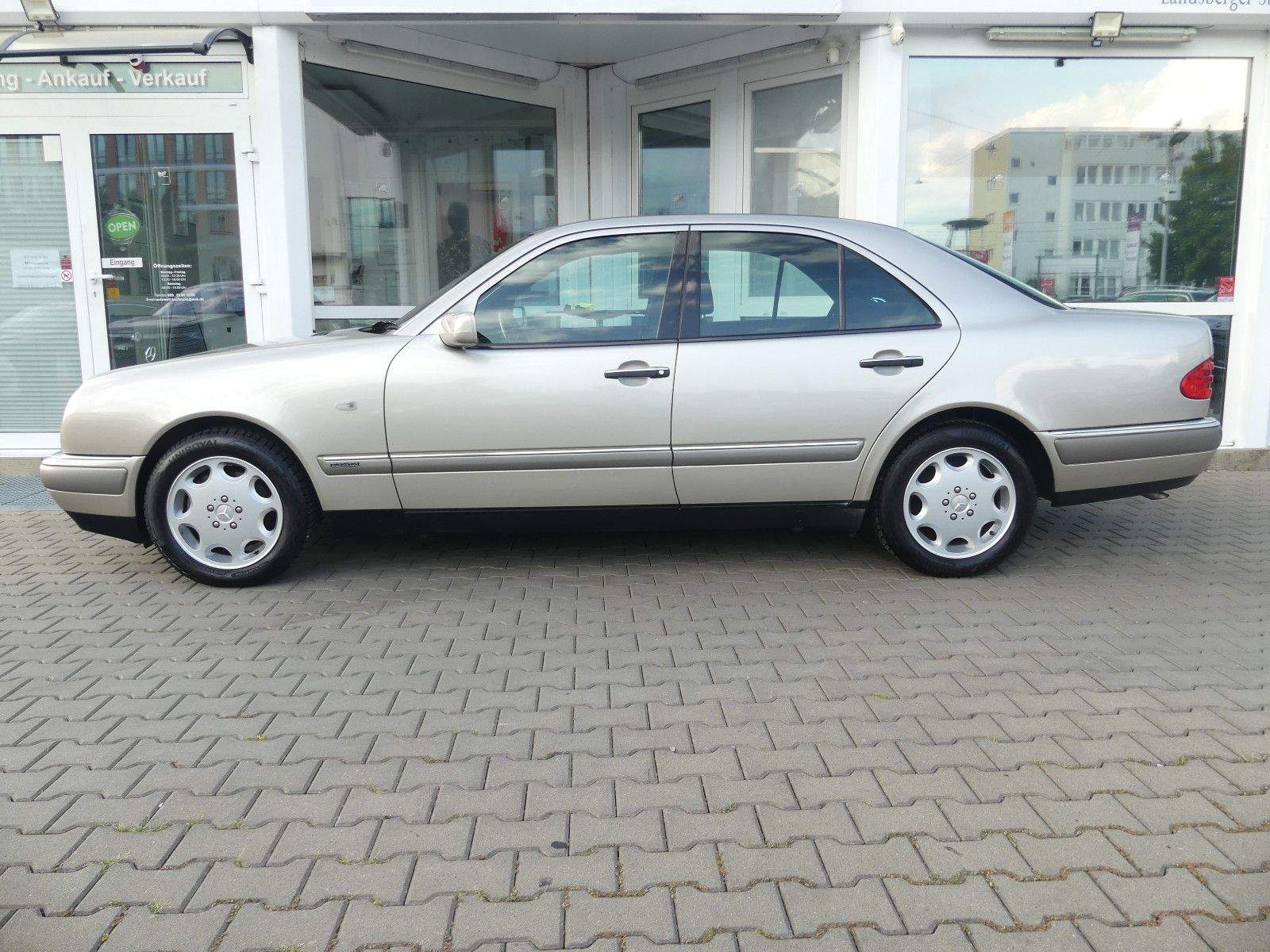 MERCEDES-BENZ E 320 Limousine Automatik Elegance Xenon