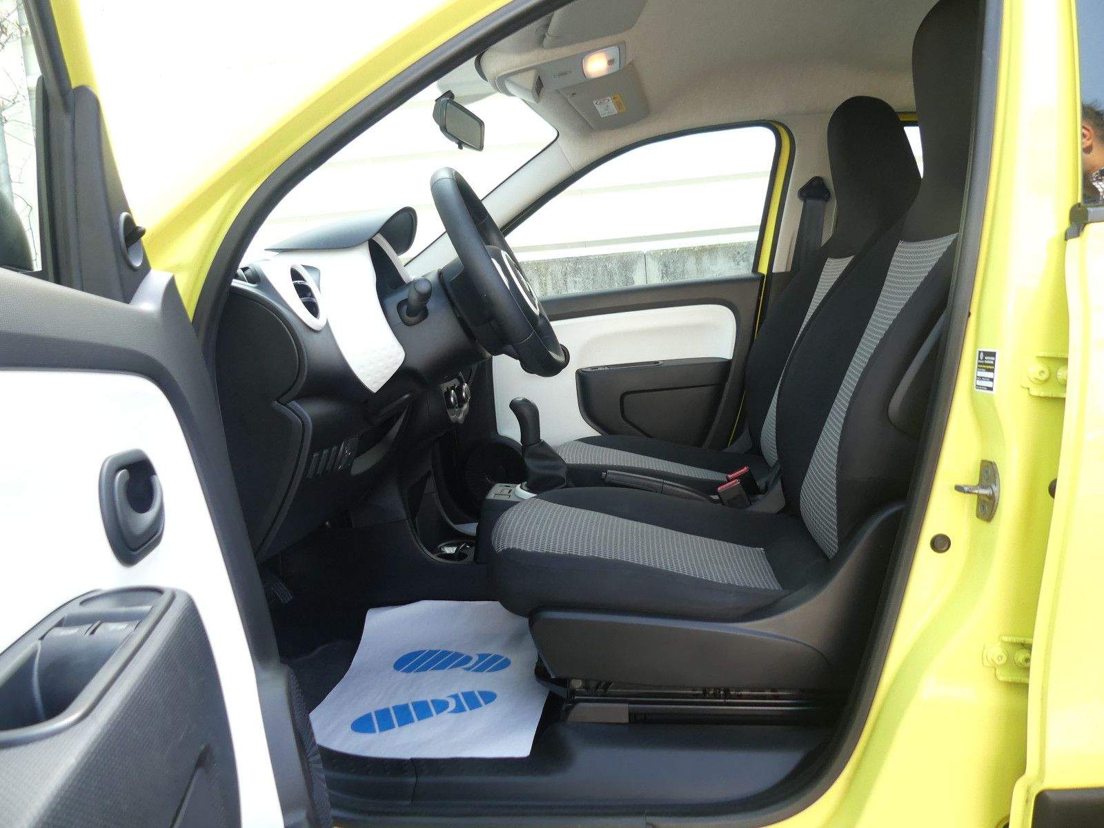 RENAULT Twingo Expression Klima LED DAB Bluetooth Isofix