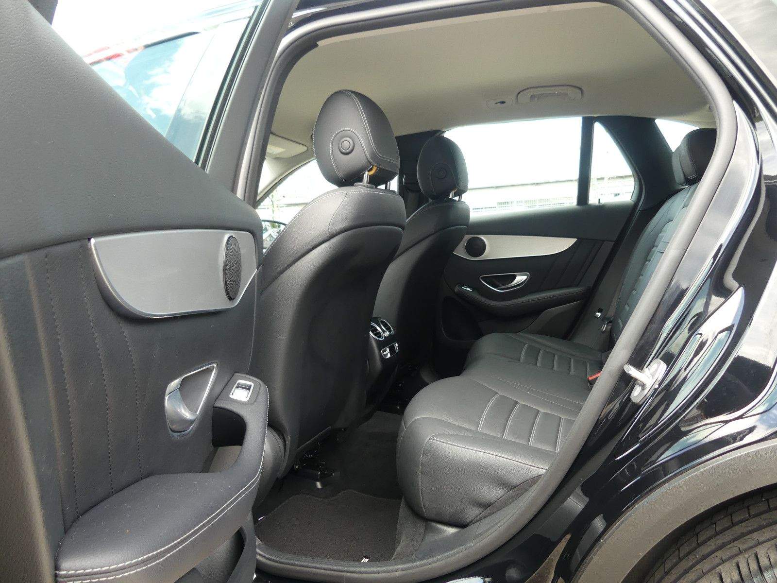 MERCEDES-BENZ GLC 350e 4Matic AMG LED ACC PDC AHK Volleder