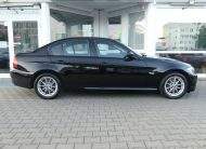 BMW 320i Lim. Automatik PDC AHK Leder Temp Wenig Km