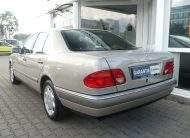 MERCEDES-BENZ E 320 Limousine Automatik Elegance Xenon