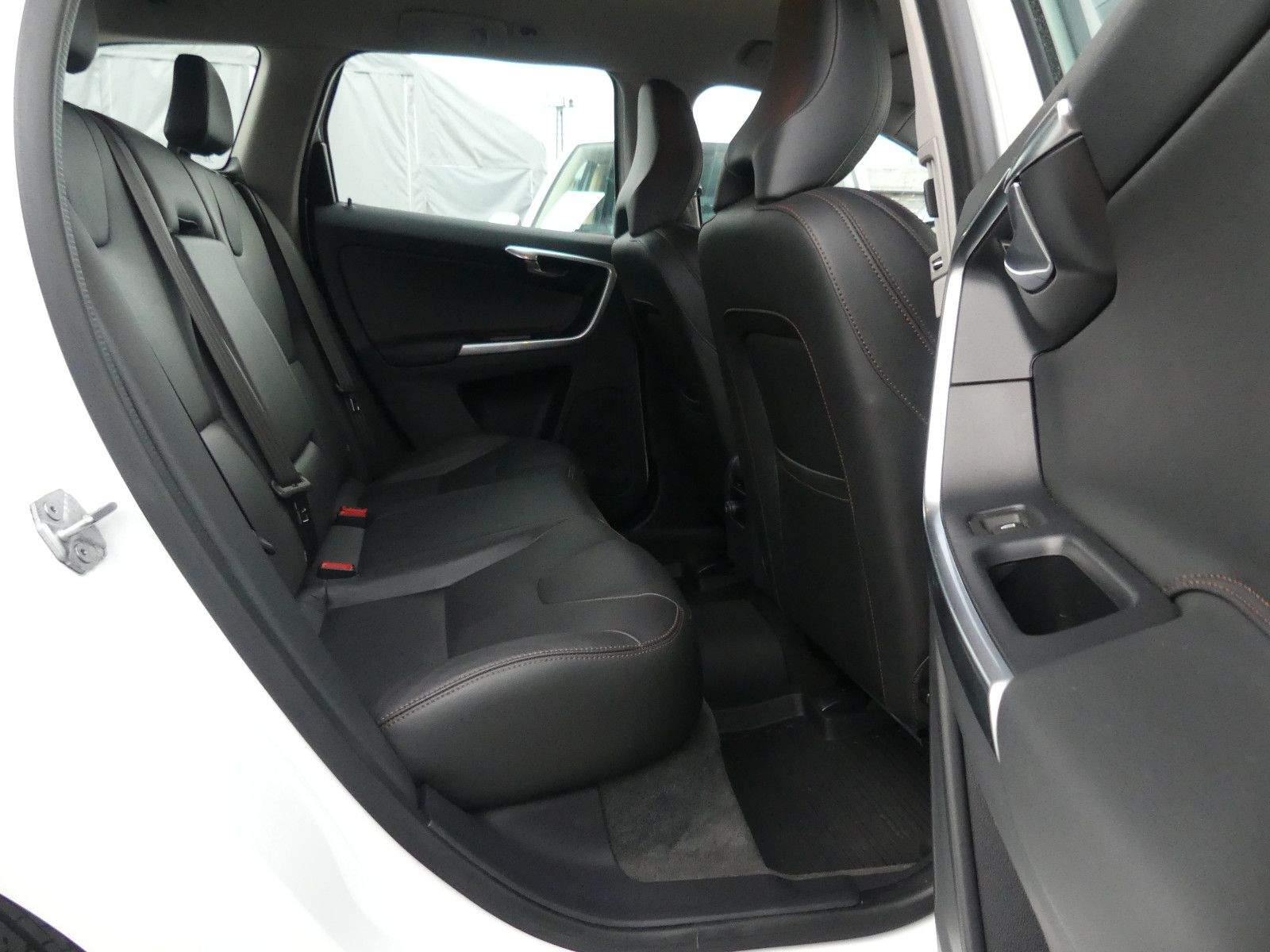 VOLVO XC60 Summum Aut. AWD ACC Kamera Leder H&K Memory