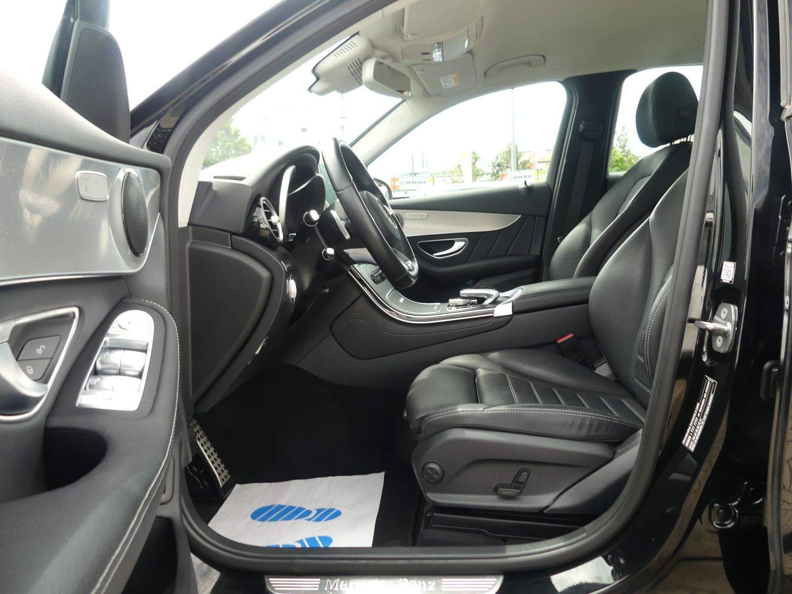 MERCEDES-BENZ GLC 350e 4Matic AMG LED ACC PDC AHK Volleder